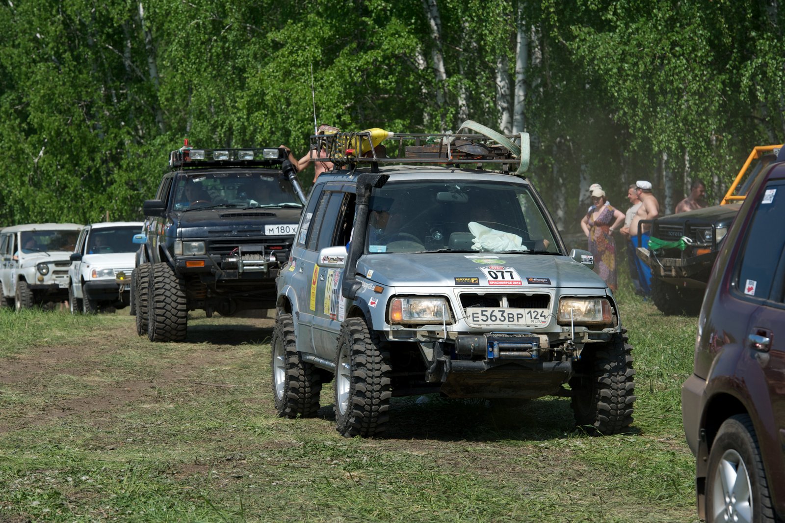 Сибирь трофи. Сузуки Джимни трофи. Suzuki Samurai для трофи рейдов. Сибирь трофи Омск. Трофи рейд грязные игры в Сухобузимском районе.